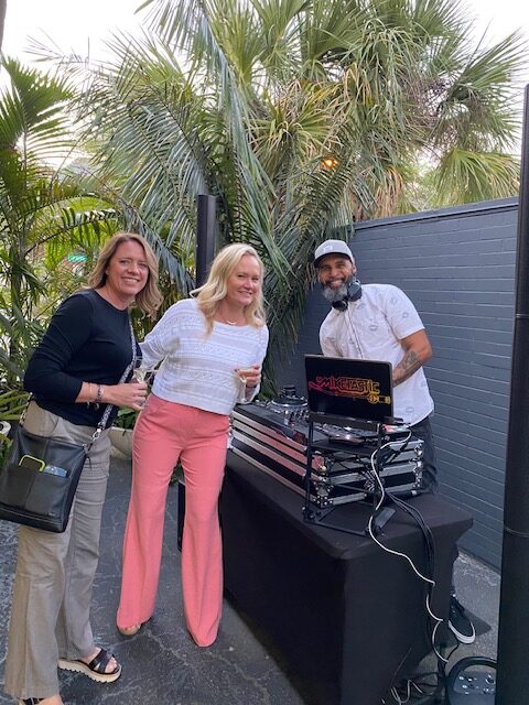 DJ